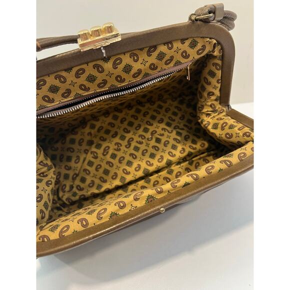 Vintage Leather Handbag with Gold Hardware Paisley Interior SG - Picture 6 of 9